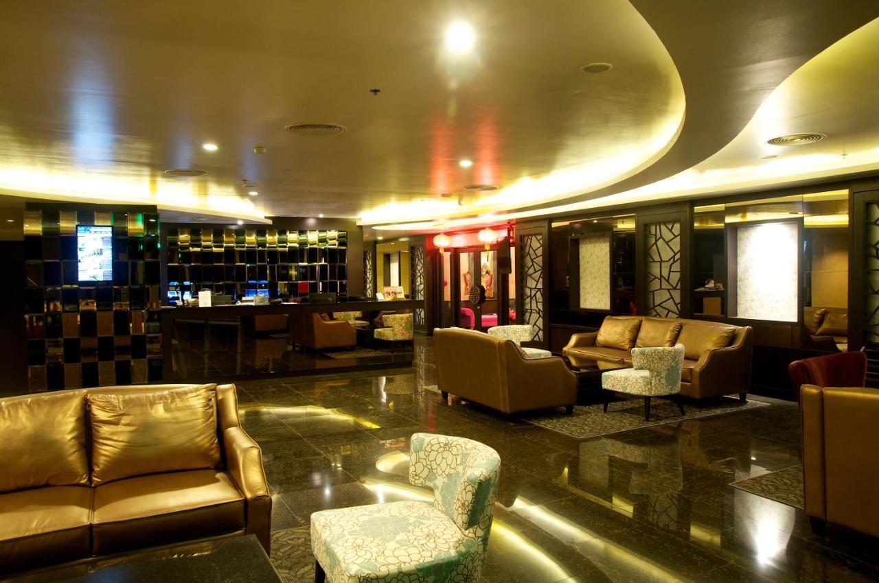 Jolly Suites&Spa Petkasem Haōhng Khēm Esterno foto