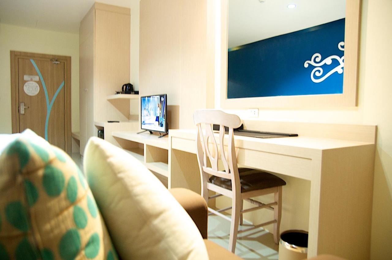 Jolly Suites&Spa Petkasem Haōhng Khēm Esterno foto