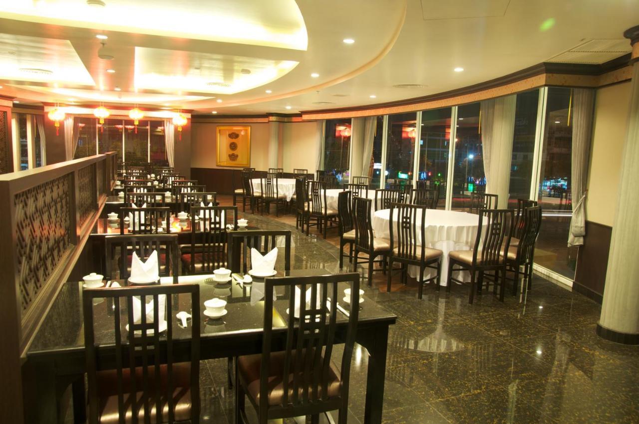 Jolly Suites&Spa Petkasem Haōhng Khēm Esterno foto