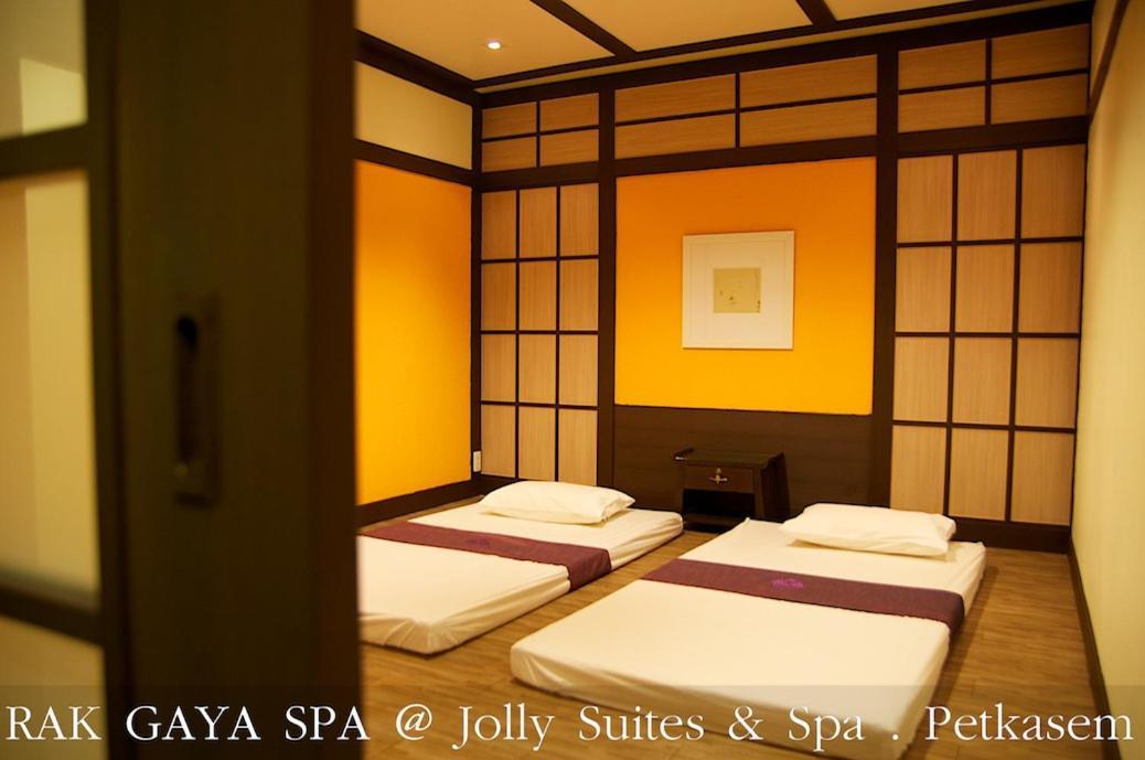 Jolly Suites&Spa Petkasem Haōhng Khēm Esterno foto
